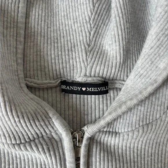 Brandy Melville Cropped Hoodie - Picture 2 of 5